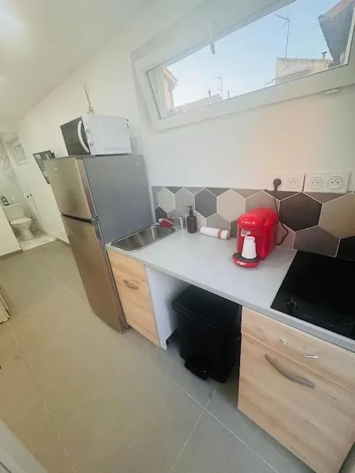 Studio Meuble Marseille 0*,  France